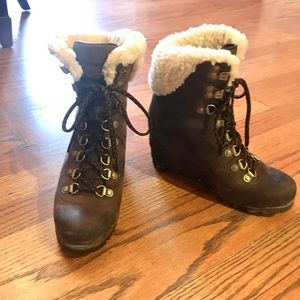 Women’s Sorel shearling Conquest boot Sz 7